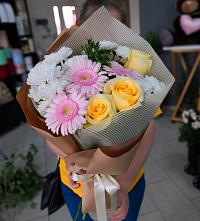 Букет цветов из:  Герберы, Розы и Хризантемы в Нижние Вязовые