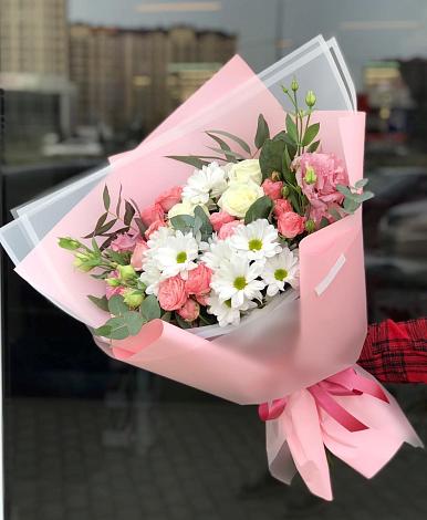 Букет цветов из: Розы, Лизиантусы и Хризантемы в Нижние Вязовые